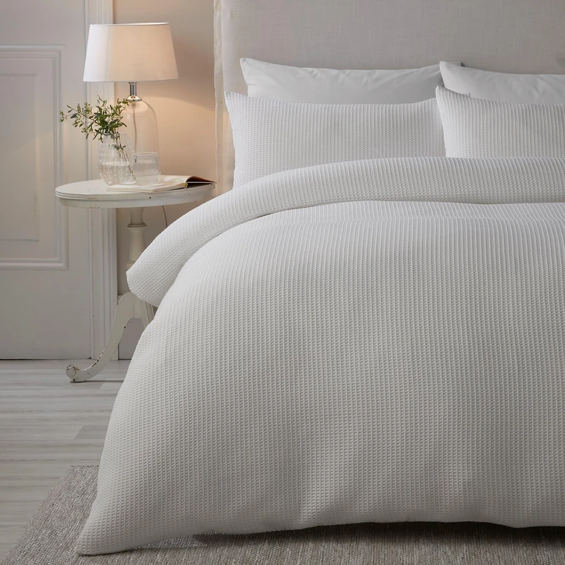 Serene White Waffle Duvet Cover – Super King Size 260x220cm – Soft Touch 100% Cotton – Lindly Collection – Textured Grid Pattern Bedding – Puckered Luxury Quilt Cover with 2 Pillowcases