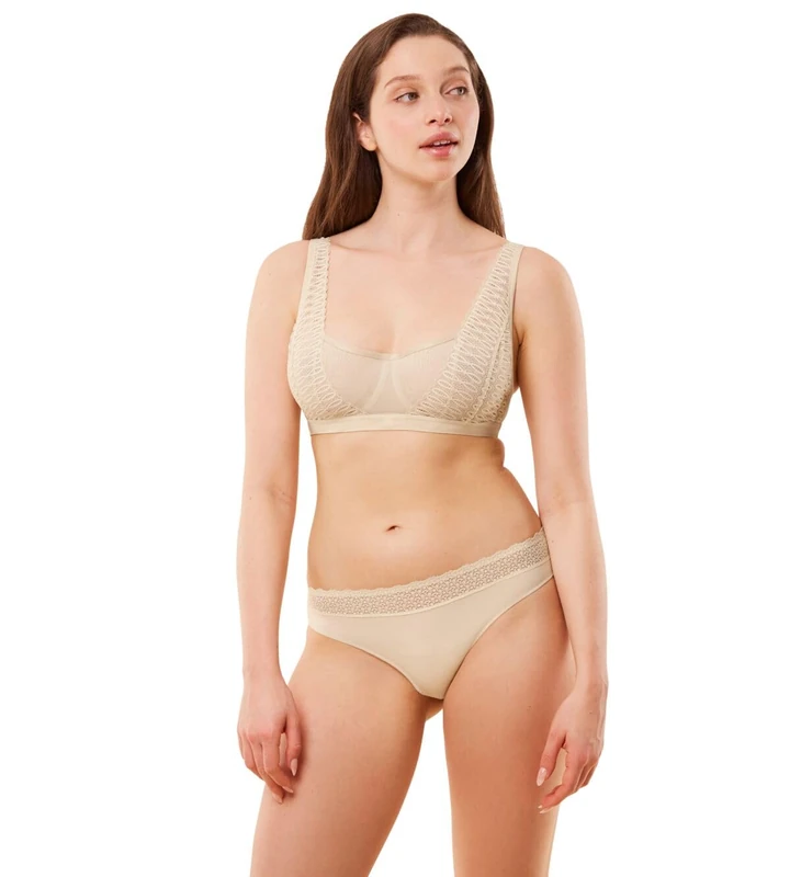 Triumph Women's Bra, Creamy Dream, 32F