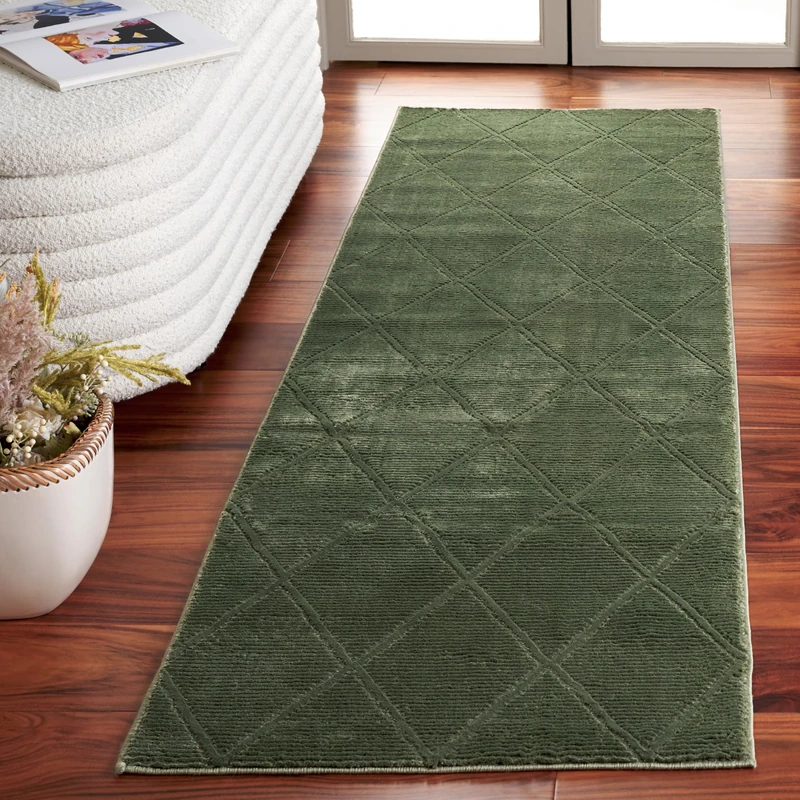 Safavieh Contemporary Rug for Living Room, Dining Room, Bedroom - Revive Collection, Short Pile, in Green, 62 X 240 cm