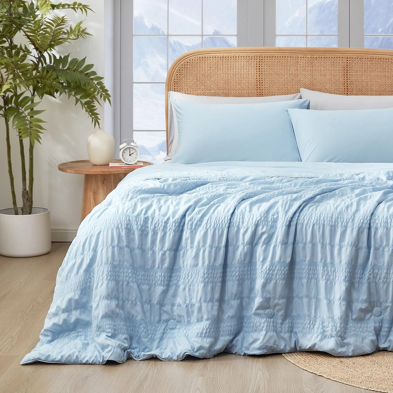 Cozy Bliss Seersucker Cooling Comforter King Size, Q-Max 0.45 Reversible Lightweight Cooling Blanket, Breathable Silk Smooth Summer Bedding Quilt for Hot Sleepers Night Sweats Cold Blue