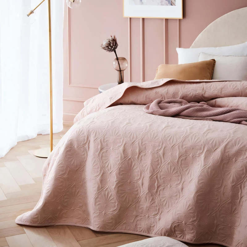 ROOM99 Leila Elegant Bedspread in Powder Pink, 220 x 240 cm, Versatile Blanket as a Bed Throw or Sofa Throw, Throw Blanket for Bed and Sofa, Patchwork Style Quilt, Ideal as a Bedspread