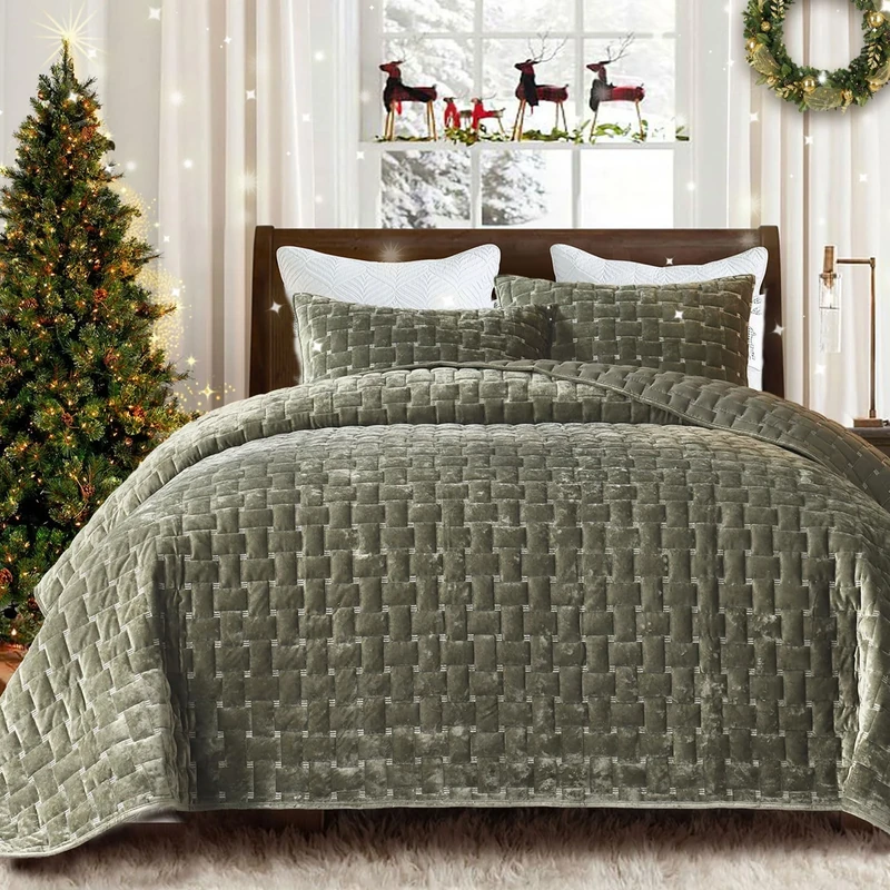 Grassix Velvet Quilt King Size - Luxury Cozy Olive Green Quilt Set, Lightweight Soft Velvet Comforter, Geometric Coverlet Bedspreads with 2 Shams for All Seasons
