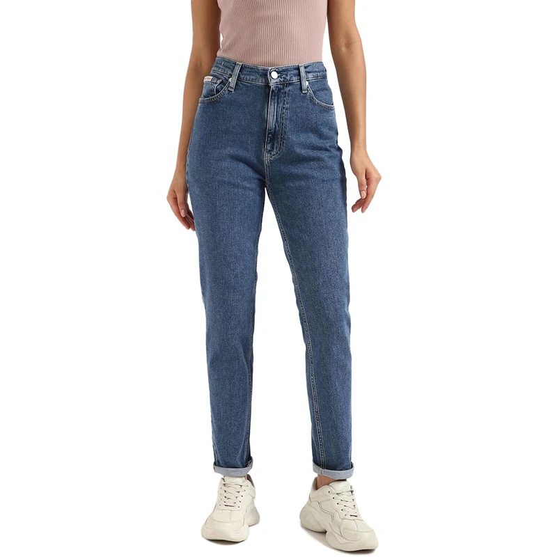 Calvin Klein Women’s Tapered Fit Mom Jeans, Blue (Denim Medium), 27W/30L