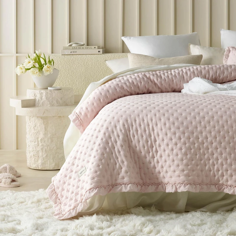 ROOM99 Molly Elegant Bedspread in Powder Pink, 240 x 260 cm, Versatile Blanket as a Bed Throw or Sofa Throw, Throw Blanket for Bed and Sofa, Quilt Style, Ideal as Bedspread