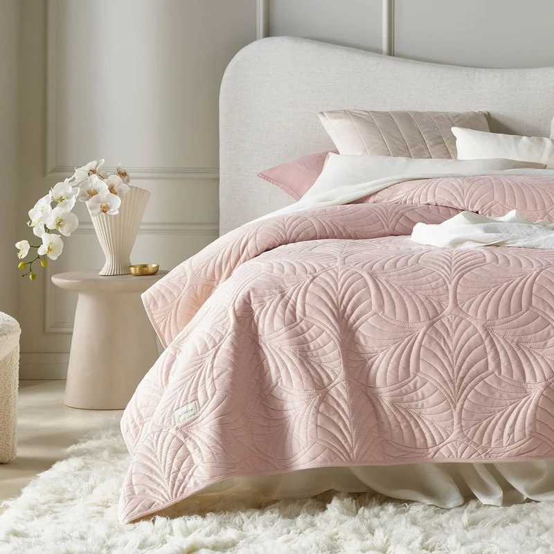 ROOM99 Feel Elegant Dusty Pink Bedspread 240 x 260 cm – Velvet Quilted Bed and Sofa Cover