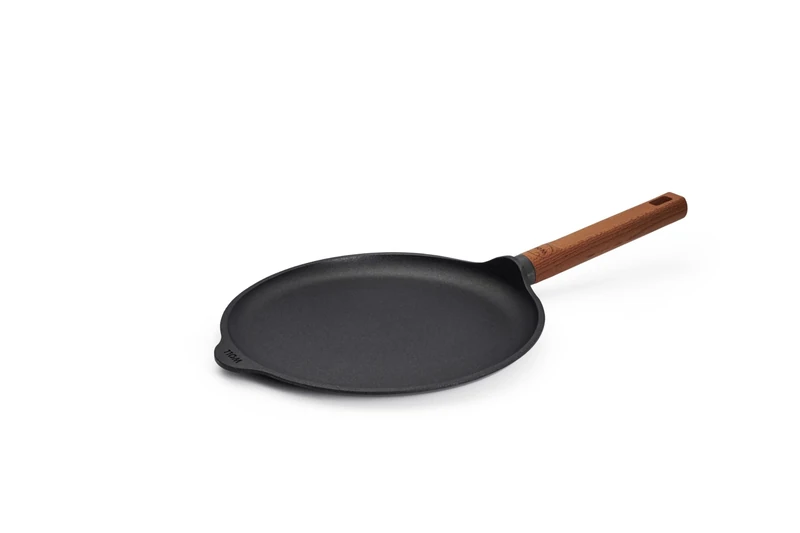 Woll Eco Logic QXR Crepe Pan Inductive Diameter 26 cm with Firm Sustainable Wooden Handle Suitable for All Hob Types PFAS-Free Non-Stick Coating Cast Aluminium Oven-Safe