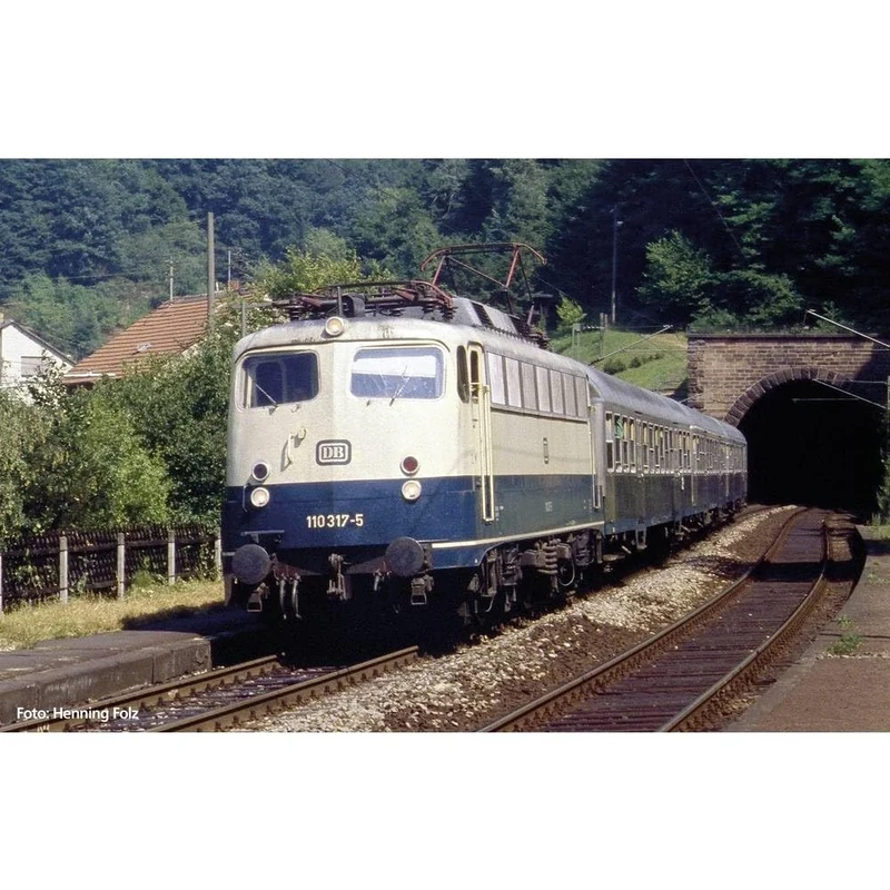 Piko H0 51815 H0 Electric Locomotive Class 110 of the DB