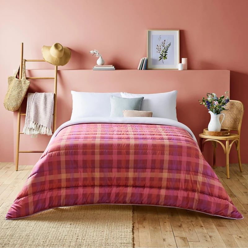 Night Lark - Coverless Duvet - 6 Tog - Super King - Design Collection - Luxury Bedding - Hypoallergenic - Machine Washable - Spring Gingham