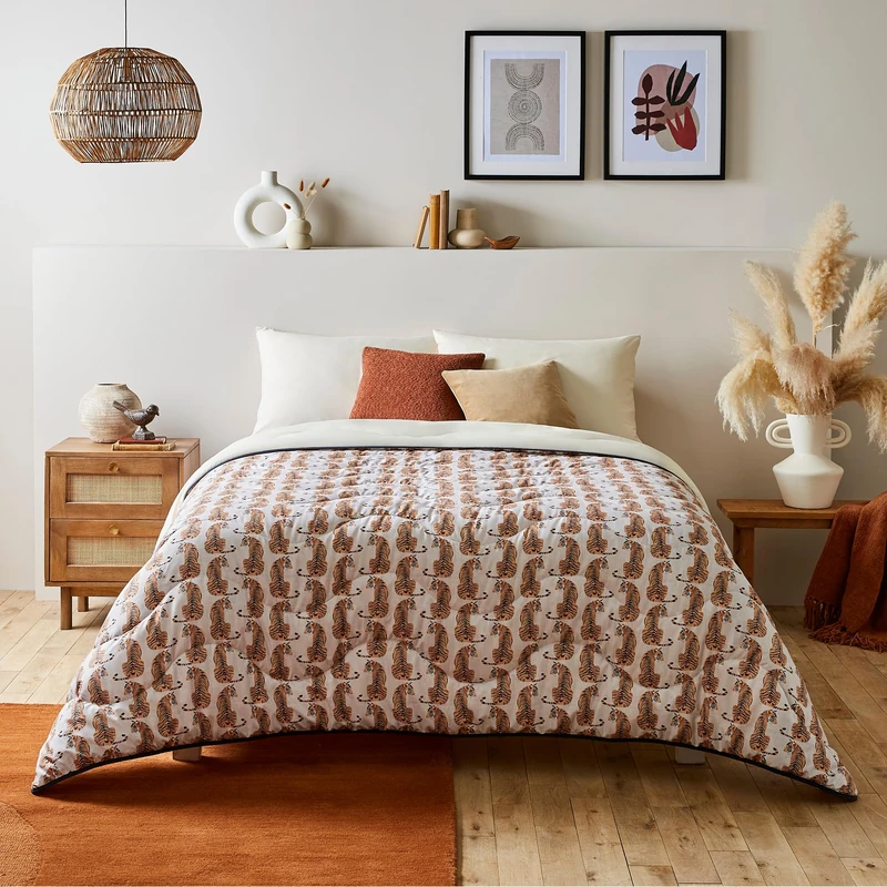 Night Lark - Coverless Duvet - 6 Tog - King - Design Collection - Luxury Bedding - Hypoallergenic - Machine Washable - Wild Tigers