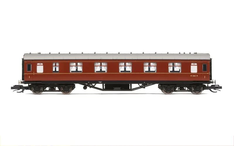 Hornby TT:120 Coach Car - TT4032 BR 57' Corridor First, M1040M - Era 5 Train Toy, TT Gauge Carriage for Train Set, Rolling Stock Models for Adults - 1:120 Scale Model Gift