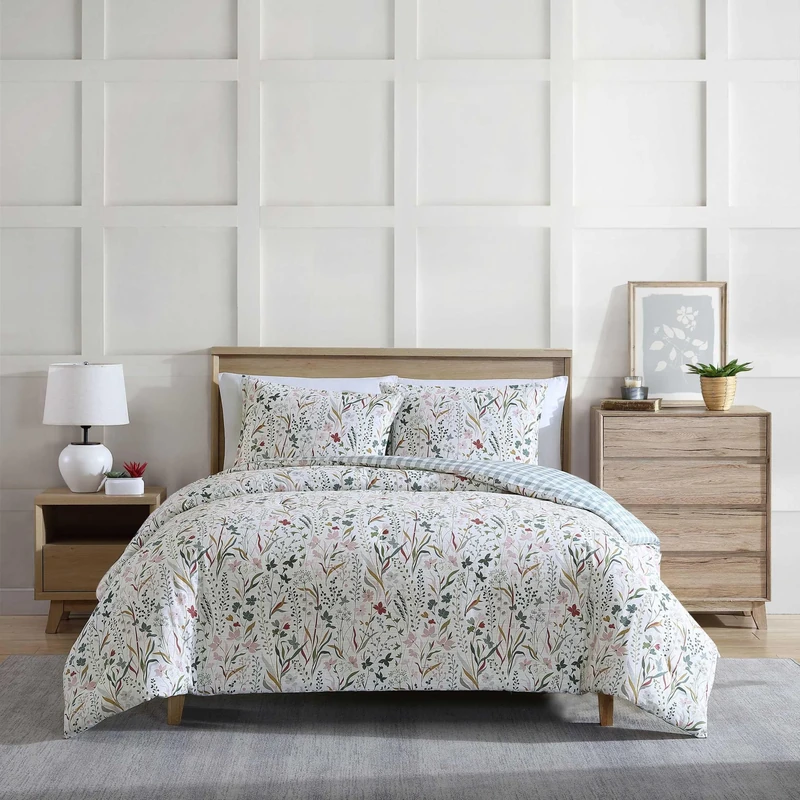 Eddie Bauer - King Comforter Set, Reversible Cotton Bedding with Matching Shams, Classic Floral Home Decor with Plaid Reverse (Woodland Forest Grey, King)