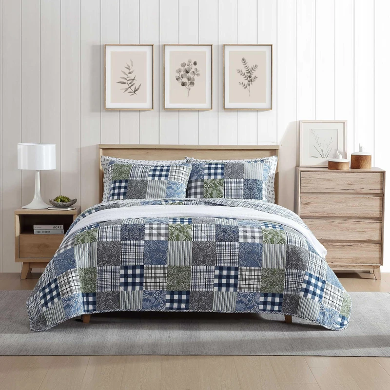 Eddie Bauer - Twin Quilt Set, Reversible Cotton Bedding with Matching Sham, Patchwork Home Decor with Plaid Reverse (Cozy Plaid Patchwork Blue/Green, Twin)