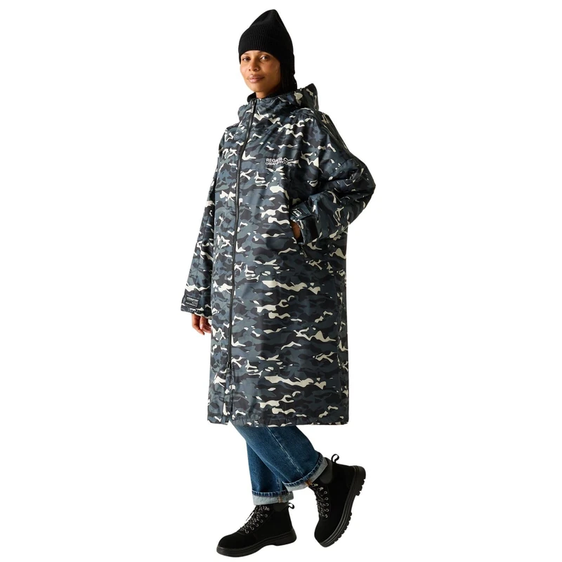 Regatta Outdoor Active Unisex Waterproof Changing Robe - Black Camo/Black - LXL