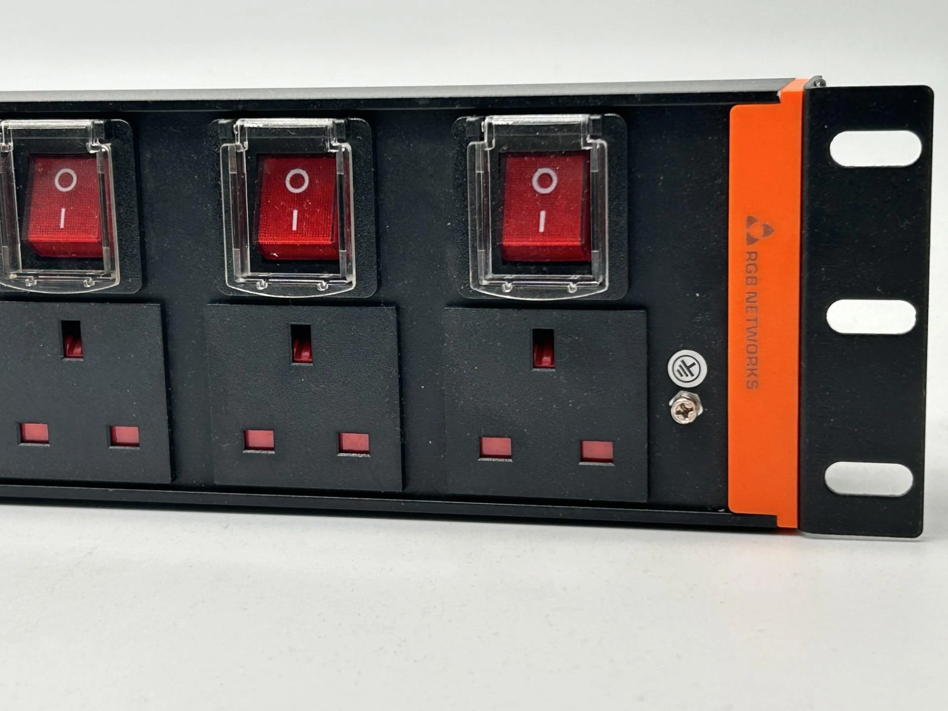 RGB Networks Ltd Premium Extension Lead 3m 6 Socket multiple USB Slots PDU LED Rack Wall Desk Mountable Power Cable UK Plug Black for Home, Work, Office