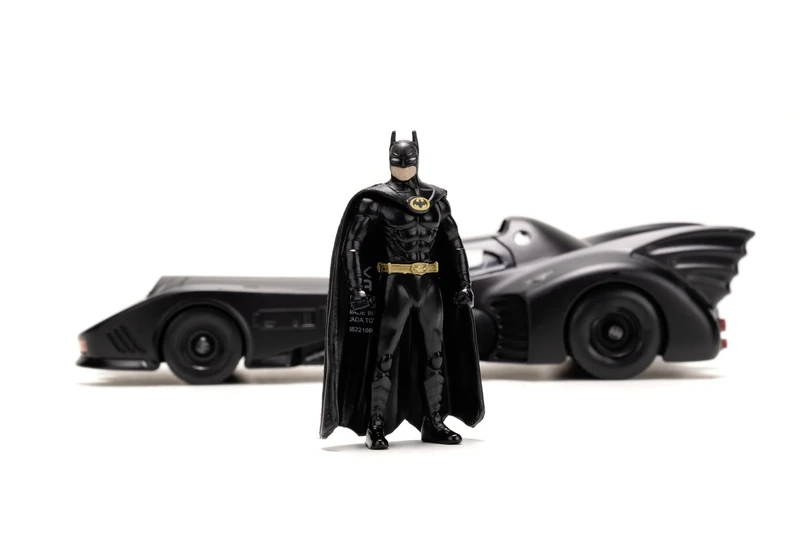 Jada BATMAN 1989 SPECIAL ED BATMOBILE W/FIG & SHIELD 1:24