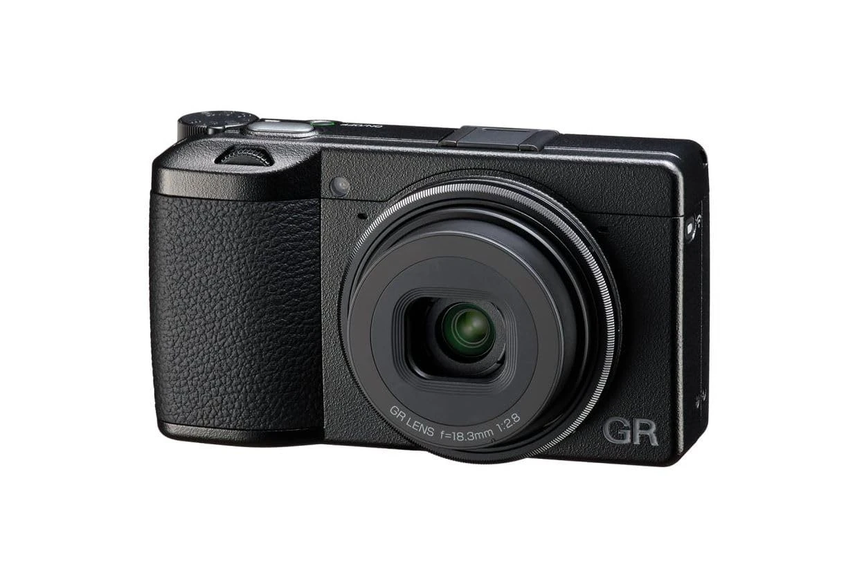 RICOH GR III HDF, Expansion model of the existing GR series with a built-in Highlight Diffusion Filter, Digital Compact Camera with 24MP APS-C Size CMOS Sensor, 28mmF2.8 GR Lens (in the 35mm format)