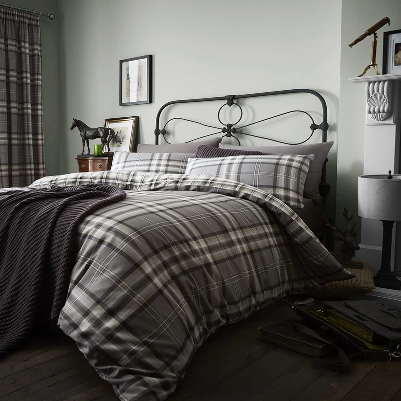Catherine Lanfield Kelso Charcoal Bed Linen 200 x 200 + 70 x 90 (2)