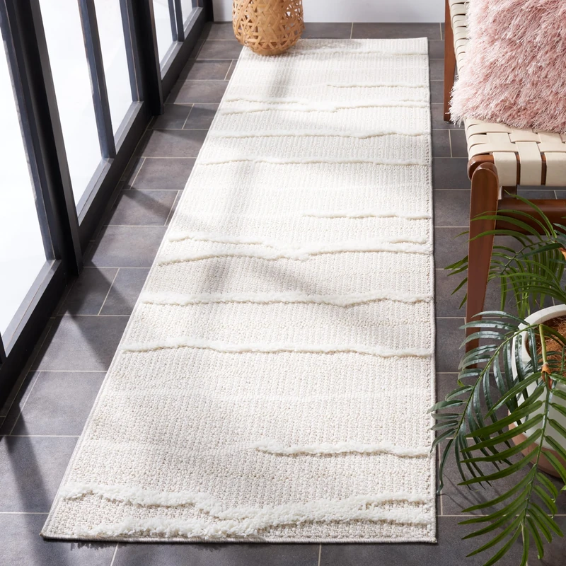 SAFAVIEH Contemporary Rug for Living Room, Dining Room, Bedroom - Trends Collection, Medium Pile, in Beige and Ivory, 66 X 213 cm