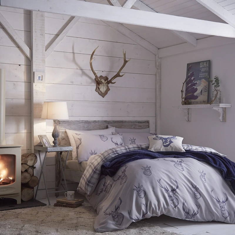 Catherine Lansfield Stages Navy Duvet Cover Set for Double Bed 200 x 200 + 50 x 80 (2) - Image 1