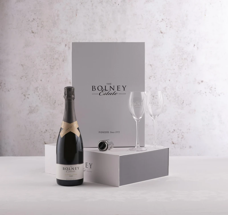 Bolney Classic Cuvée 75 cl, Flutes and Stopper Gift Box, English Sparkling Wine Gift