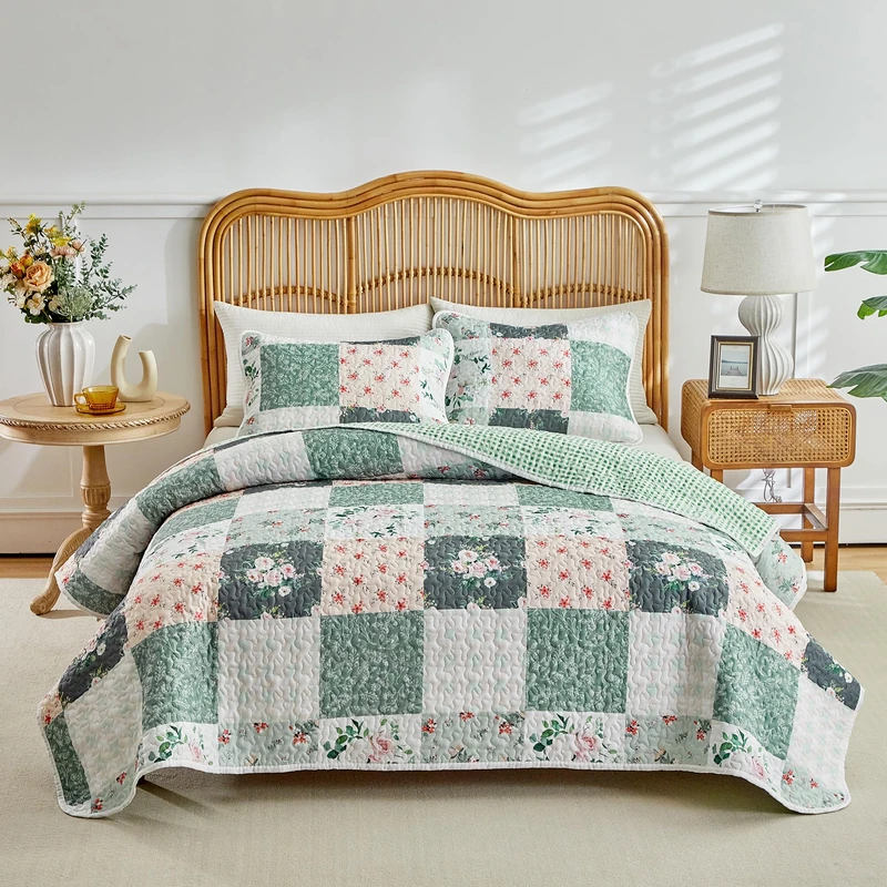 Joyreap 3 Pieces Floral Patchwork Quilt Set California King, 102x114 inches- Green n White Floral Design, Smooth Soft Microfiber Quilt, Bedspread Bed Cover for All Season