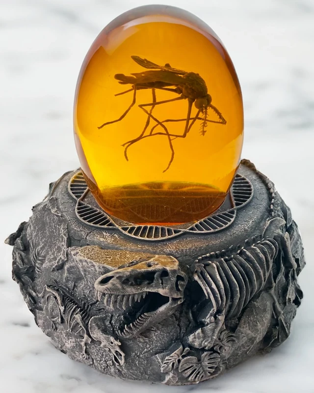 VEOJEIN Mosquito in Amber and Jurassic Base | Dinosaur Fossil Decor and Collectable Gift | Skeletin Figurines | Dinosaur DNA Replica Prehistoric World | Collectable Prop | Paper Weight