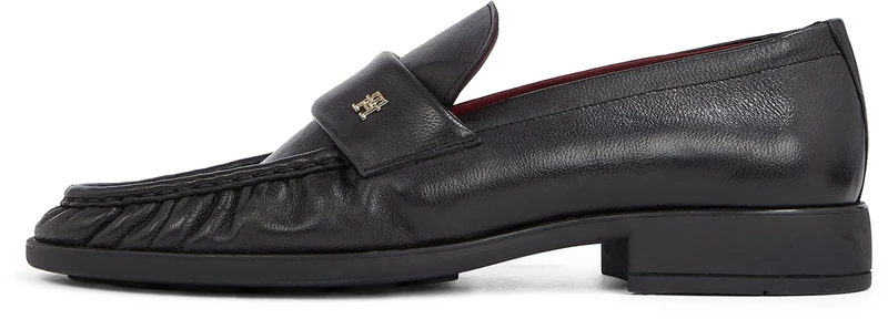 Tommy Hilfiger Women’s Soft Nappa Pleated Toe Loafers with Small Heel, Black (Black), 4
