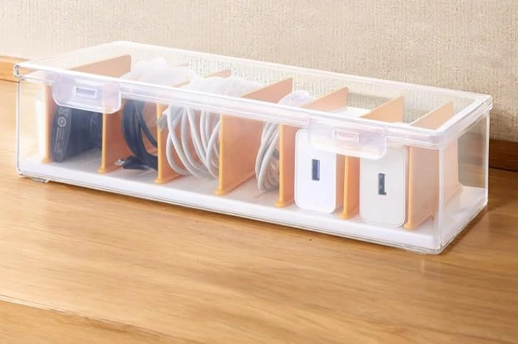 PAVSTINE Management Box with Lid, 7 Compartment Data Tidy, Plastic Storage Box for Charger Organiser, Desk Wire Tidy, Transparent