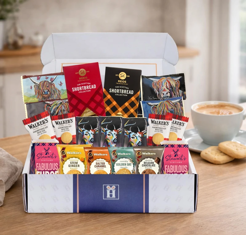 Hattie’s Gifts Scottish Gifts – Luxury Biscuits Gift Set with Individually Wrapped Shortbread & Scottish Fudge Bar – Valentine’s Day Sweet Treats Hamper for Women and Men