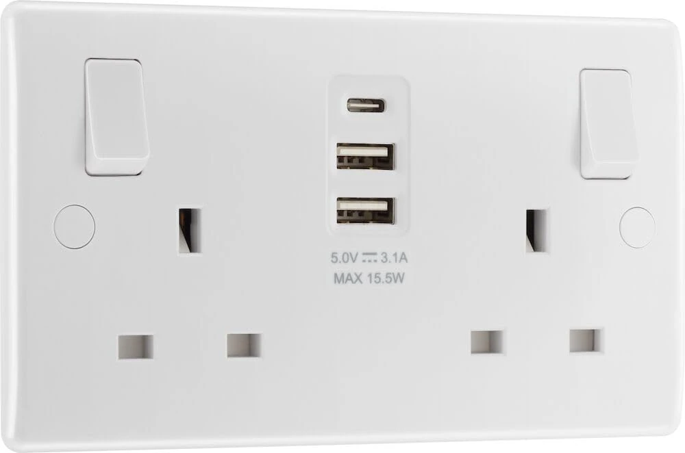 BG Electrical 15W Double Switched Power Wall Plug Socket with Two Type A and Single Type C USB Charging Ports, Round Edge, Nexus 800 Series, White Moulded, 13A, 822UAAC15