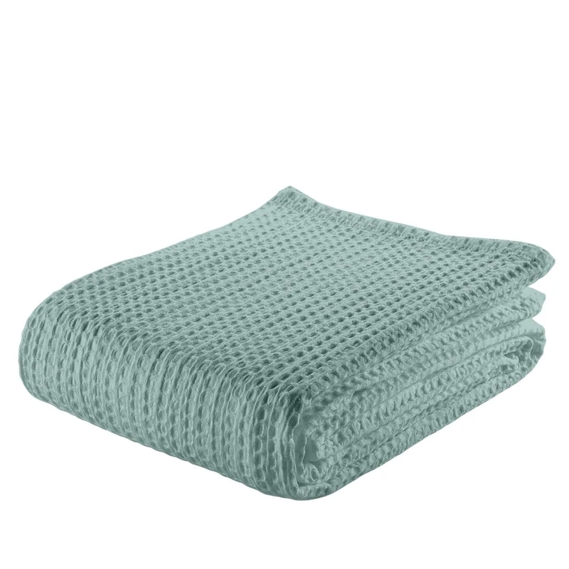 Alexandra House Living Banus Quilt Light Green 280 x 290 cm - Image 1