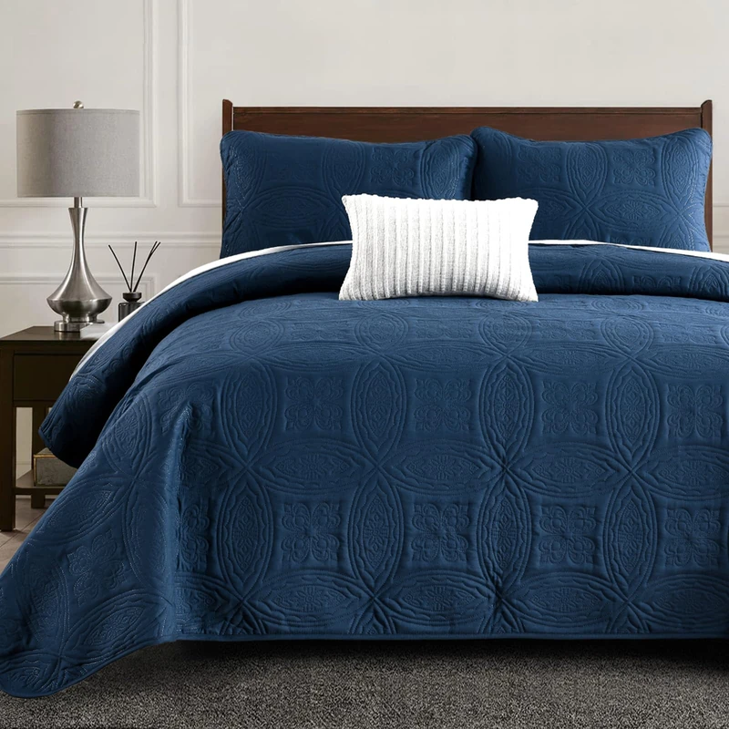 Yiran California King Quilt Navy Blue Oversized Bedspreads Embossed Coin Pattern Pattern Soft Microfiber Summer Coverlet Bedding Set Modern Style 3 Piece with 2 Shams (112x104 inch)