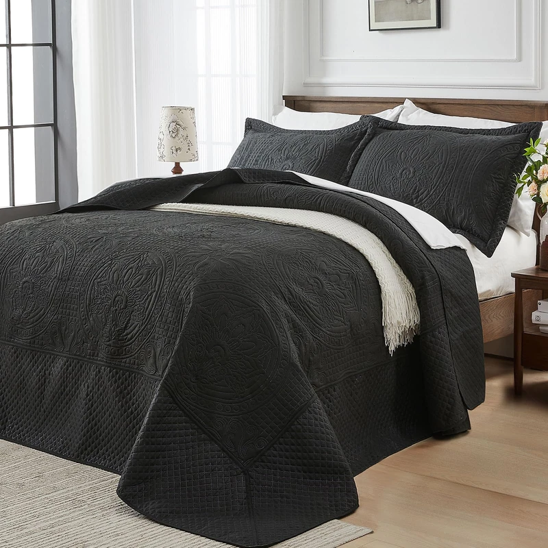 Qucover Oversized King Bedspread, All-Season Lightweight Cal King Quilt Set with 2 Shams (Black, 128"x120")