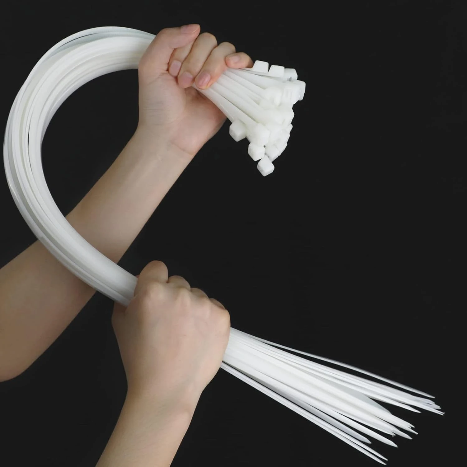 26 Inches Large White Zip Ties Heavy Duty 100 Packs - Max Load 200 LBS, Work Temp 5 ℉ - 176 ℉ - Long Durable Adjustable Nylon Wire Ties for Both Indoor and Outdoor