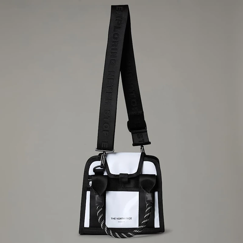 The North Face Women's Base Camp 2.2L Mini Bag, Tnf White/Tnf Black