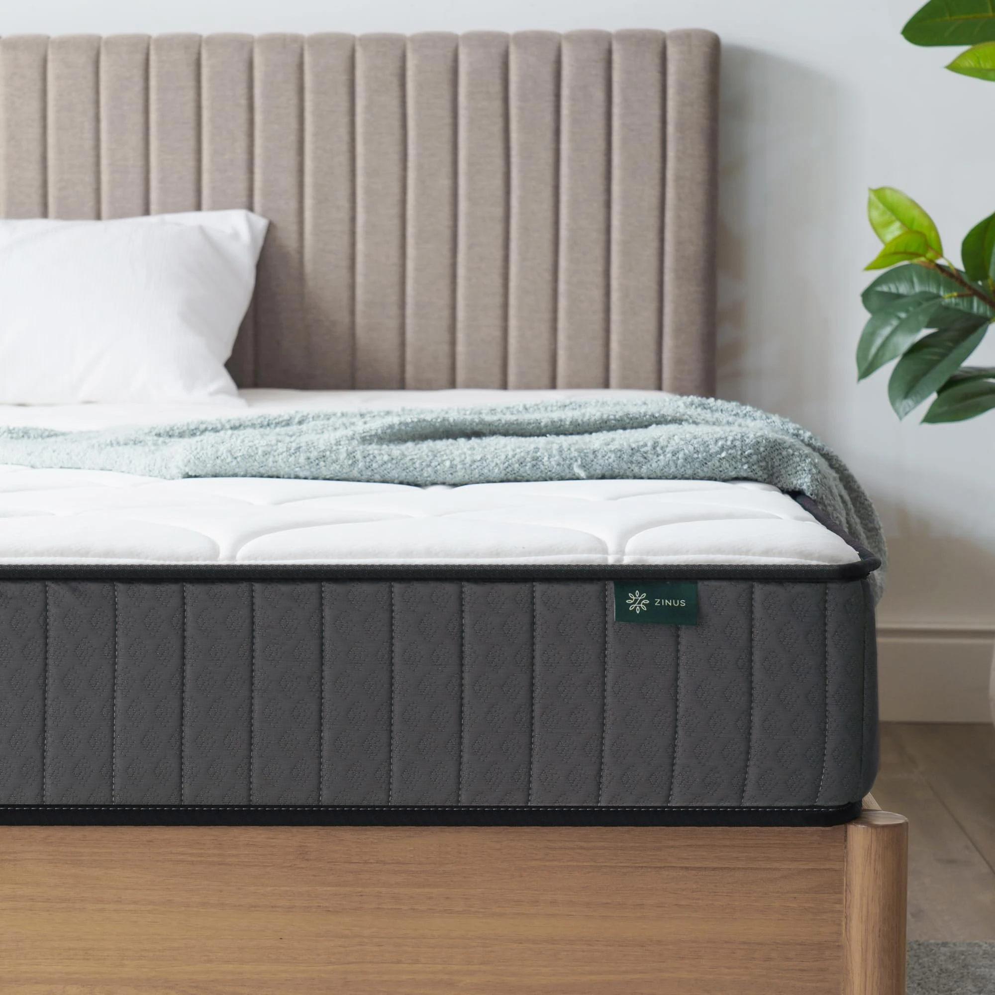 Zinus Double Memory Foam Mattress & Pocket Spring - 4ft6 (135 x 190 cm) - 6'' Height - Medium Firmness - Skin -friendly Hybrid Mattress - Orthopaedic Support - OEKO-TEX Certified - Designed in UK