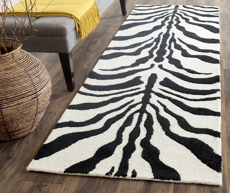 Safavieh Cambridge Zebra Print Rug - Ivory and Black 80 x 180 cm