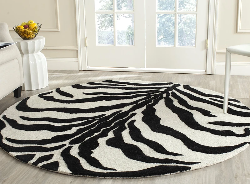 Safavieh Animal Print Rug for Living Room, Dining Room, Bedroom - Cambridge Collection, Short Pile, in Ivory and Black, 120 x 120 cm