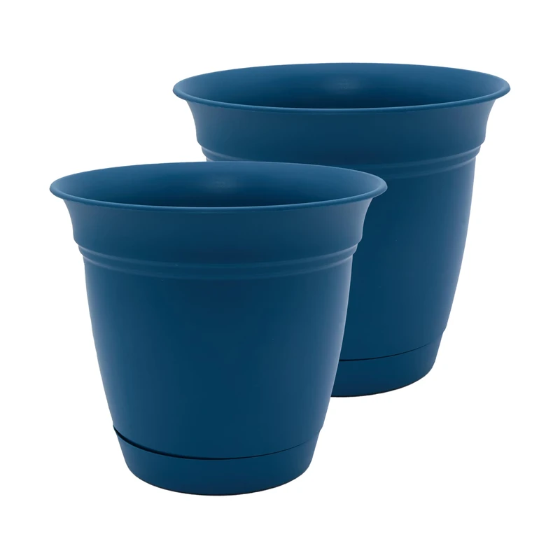 The HC Companies planters, Peacock, 16"