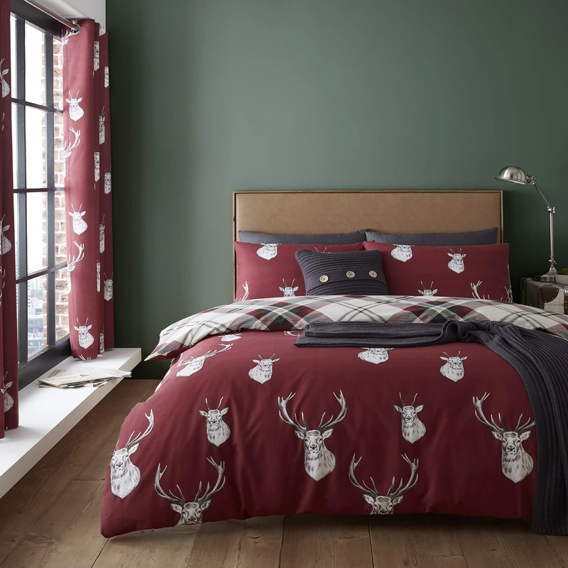 Catherine Lansfield Munro Stag Check Red Duvet Cover Set 200 x 200 + 2 (50 x 80)