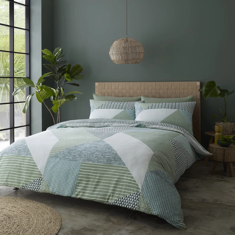 Catherine Lansfield LARSSON GEO GREEN Duvet Cover Set 200 x 200 + 2 (50 x 80)