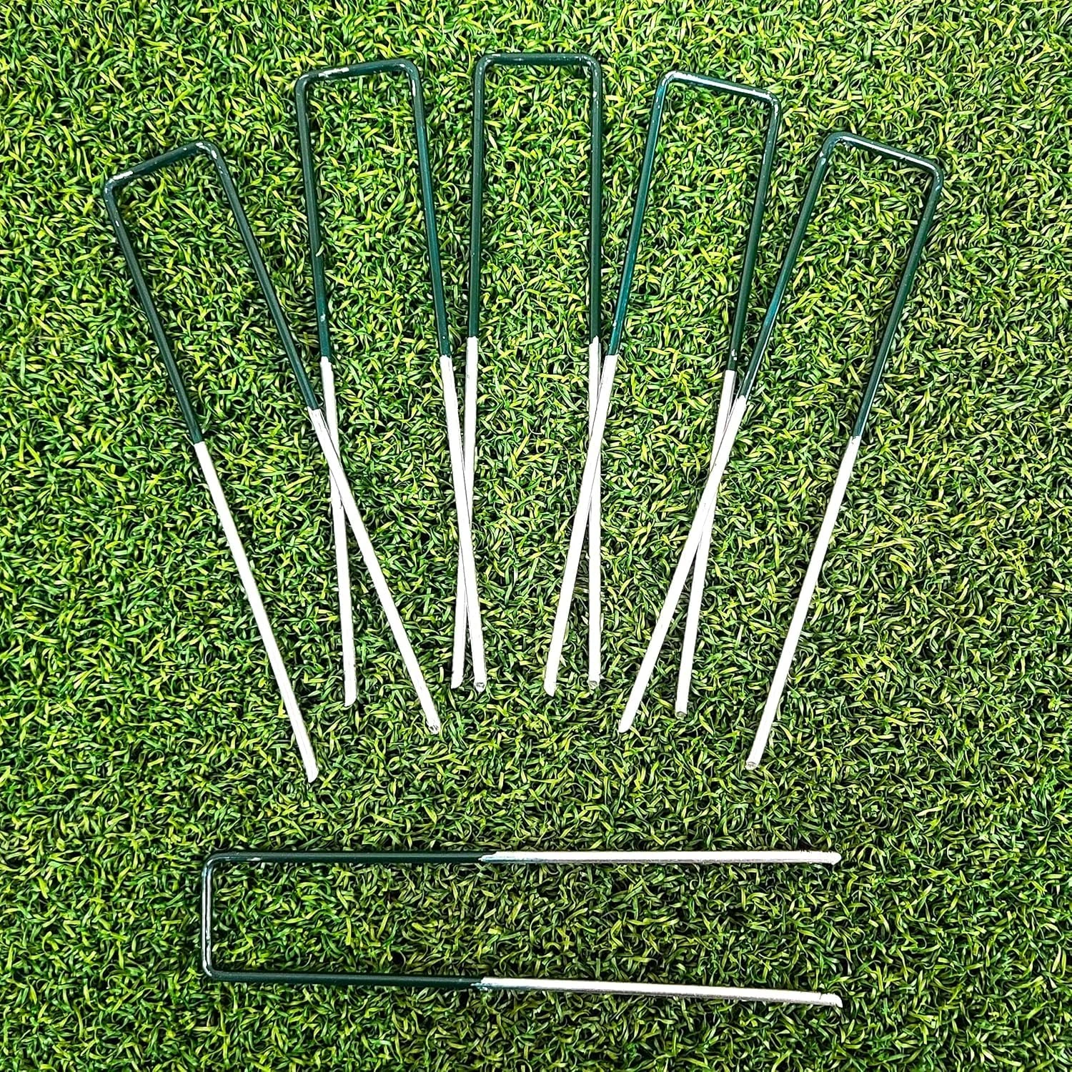 LOLYSIC 100 Pack U Shaped Artificial Grass Pegs, 6" 150mm Metal Garden Weed Fabric Pins, Galvanised Steel Garden Netting Securing Pegs Staples for Weed Membrane Turf Grass Lawn Fence Ground Sheet