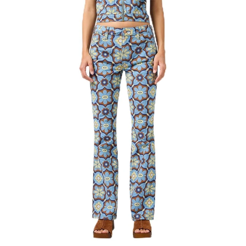 Wrangler Women's Mid Rise Boot Jeans, Medallion, 24W x 32L