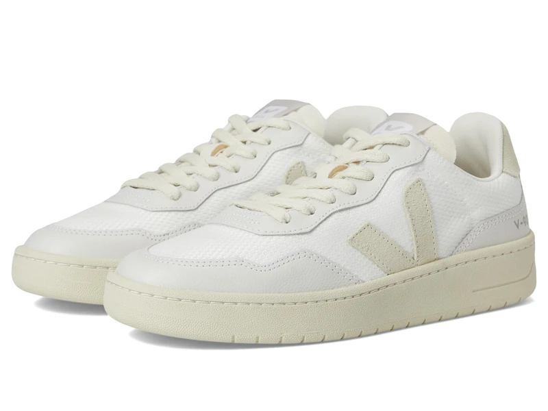 VEJA V-90 Sneaker