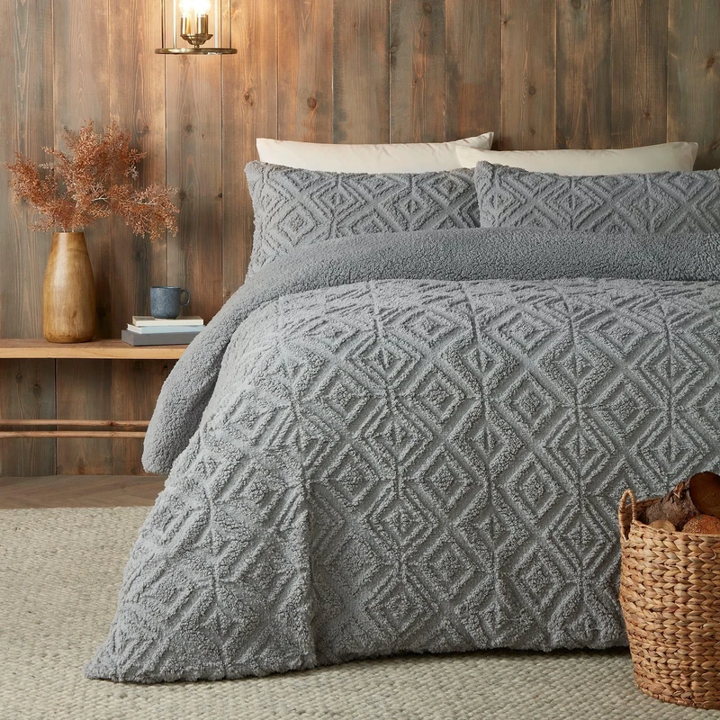 Fusion - Grey Teddy Fleece Duvet Cover - Super King Bedding Size (260 x 220cm) - Reversible Design - Dark Grey Jacquard Duvet Cover - Geometric Square Tufted Bedding - Super Soft & Cosy Fleece