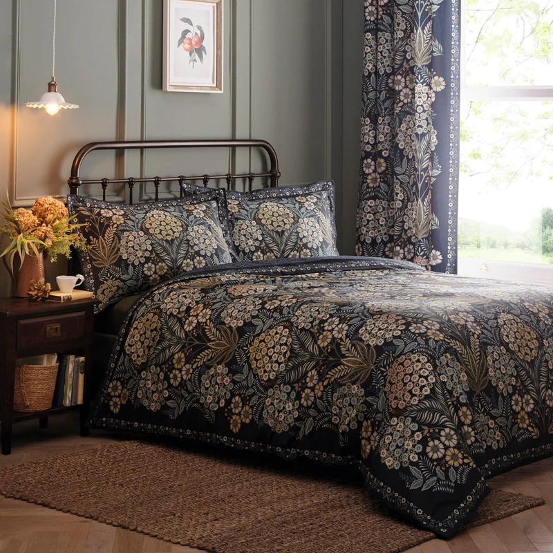 Appletree - Navy Traditional Floral Duvet Cover - King Bedding Size (230 x 220cm) - 100% Cotton - Reversible Designs - 2 Pillowcases - Bohemian Bedding - Fern & Daisy Flowers Duvet Cover in Blue