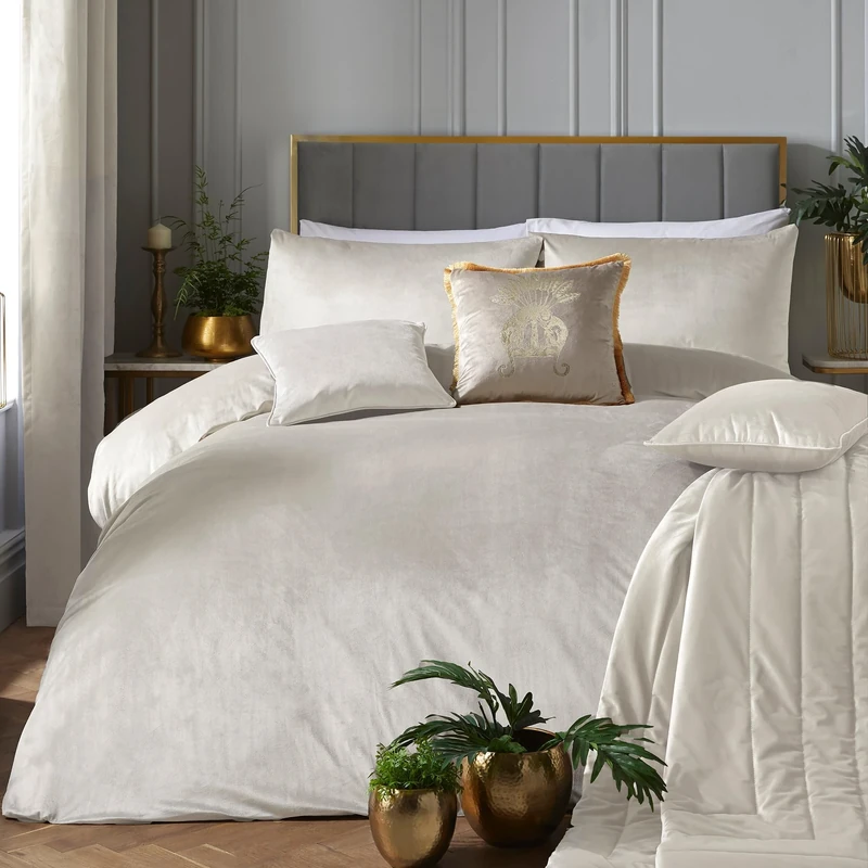 Laurence Llewelyn-Bowen Velvet Duvet Cover Set – Double 200x200cm – Ivory White – Soft Touch Luxury Bedding – 2 Pillowcases – Elegant Velvet Finish – Premium White Bedding – Easy Care