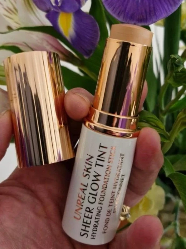 CHARLOTTE'S UNREAL SKIN SHEER GLOW TINT 7 MEDIUM