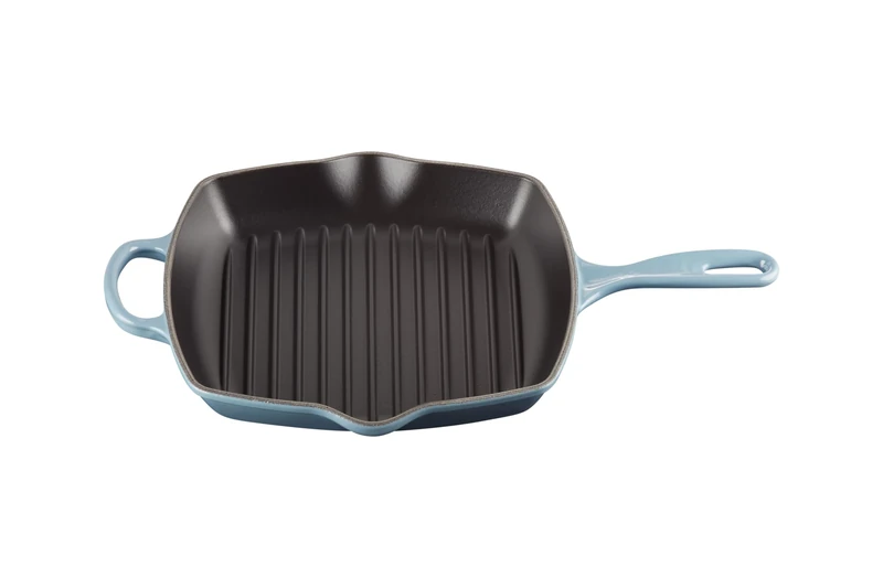 LE CREUSET Signature Enamelled Cast Iron Grillit Frying Pan with Helper Handle and Two Pouring Lips, for All Hob Types and Ovens, 26 cm, Chambray, 20183264340422