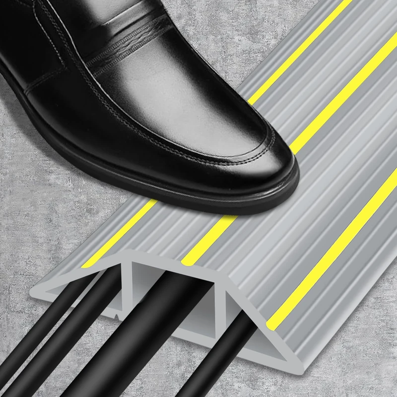 Outdoor Cable Cover, 4M Floor Cable Protector, Heavy Duty PVC Cable Floor Cover with 3 Cord Channel, Wire Mat for Garage Pavement Cable Management